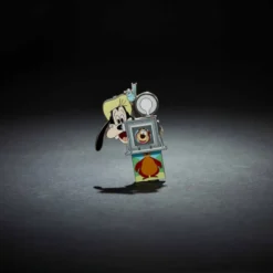 Goofy And Humphrey Bear Pin, Hold That Pose - Disney100 Limited Release -Disney 466044000756 2